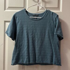 Short sleeve sweater top